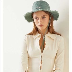 Jacquemus Le Bob Artichaut Frayed Cotton Bucket Hat